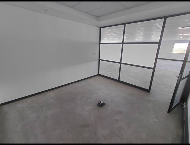 1,014M² OFFICE TO LET IN BRYANSTON